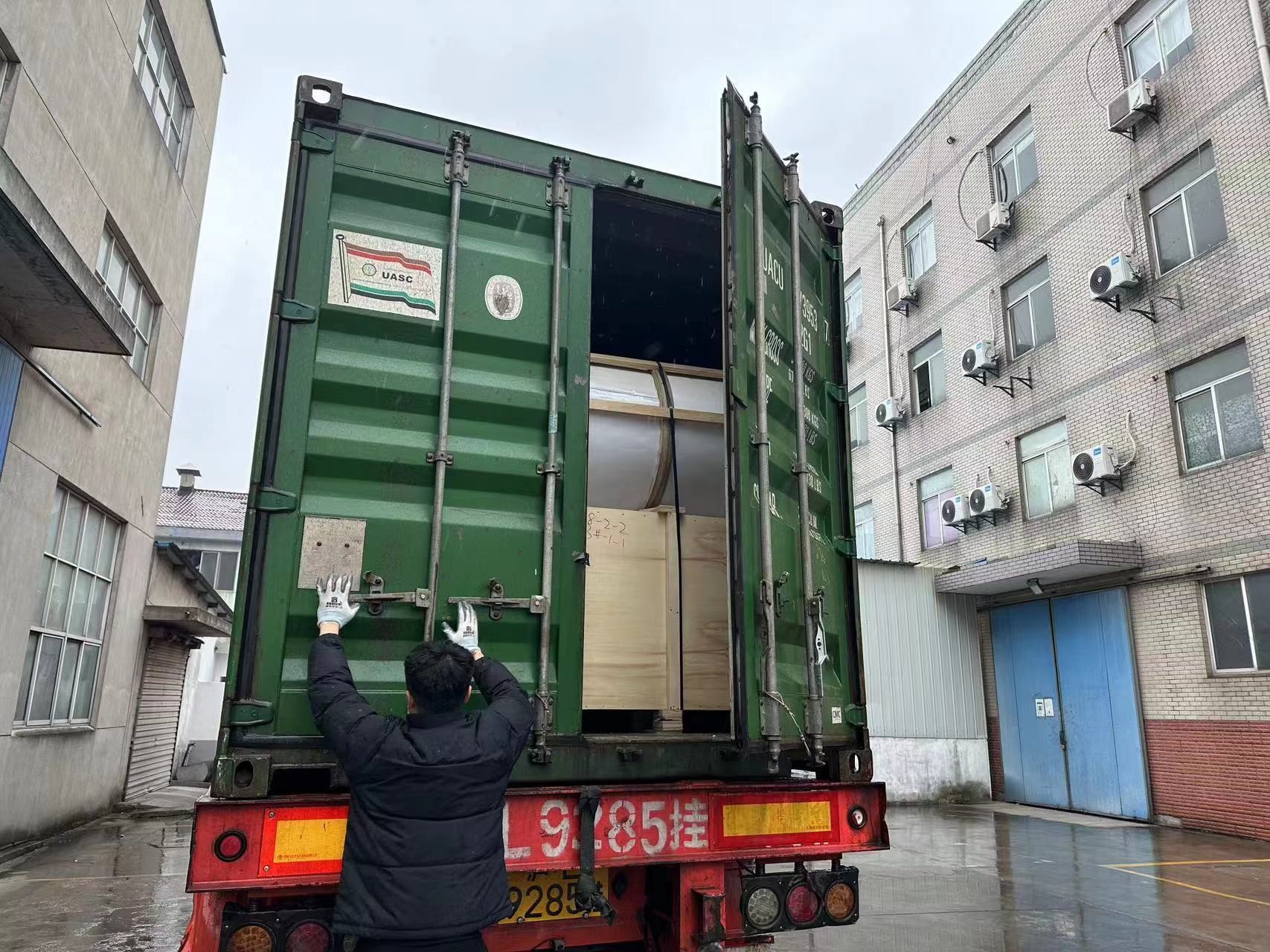 Smooth and Long-lasting FRP Member for Decoration Fiberglass Reinforced Polymer